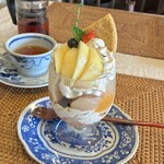 カフェまるぜん - 自家製無添加豆乳アイスを使ったパフェ・ドリンクセット(\1,480)