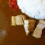 カレー居酒屋 ジャイアンツ茶房 - 角煮カレー　800円　+　大盛　100円
（アイスコーヒー・アイスティーセルフ飲み放題）