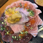 三鷹！鷲の海鮮丼 - 
