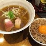 チラナイサクラ - 中華そばととりそぼろご飯