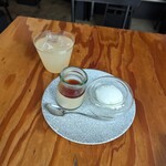 浅煎りコーヒーと自然派ワイン Typica