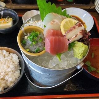 広島牡蠣処 バケツ_0
