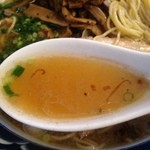 麺食堂 一真亭 - あっさり醤油のスープ