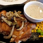 ガスト - 鶏肉はジューシー！
