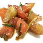 レ セゾン - 厳選国産牛フィレ肉に赤ワインを香らせて　モワル添え