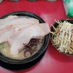 家系ラーメン 王道家 - 塩ラーメンとネギ叉焼丼