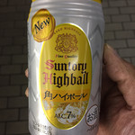 ファミリーマート - 料理写真:角ハイボール。いつもはトリハイやニッカの方が多いですよ!