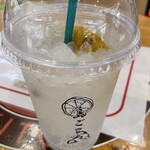 れもんすたんど 島ごころ - まるごとれもんスカッシュ500円
