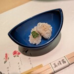 美津富 - 繊細な包丁入れ