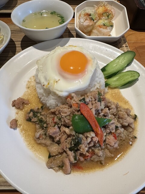 サイアムセラドン 品川店 - 高輪ゲートウェイ/タイ料理 | 食べログ