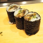 魚がし日本一 - 料理写真:うなきゅう巻