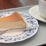 ドトールコーヒーショップ - 料理写真:ベイクドチーズケーキ