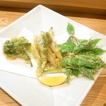 はてなのちゃわん - 春の野草の天ぷら￥７８０　キビナゴの天ぷら￥６８０☆♪