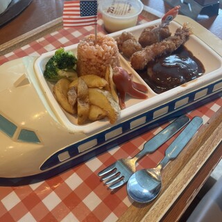 口コミ一覧 : 横濱大食堂 横浜ランドマークタワー店 - 桜木町/洋食