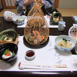 ふじや旅館 - ４月の夕食（始めに並んだ料理）