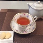 紅茶館　四葉 - はちみつ紅茶と手作りクッキー