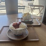 カフェ フィッカ - 料理写真:shaved ice　いちご、マンゴー