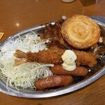 ゴーゴーカレー&フジヤマ55 - 料理写真:小だけどカロリーは超高め。エビフライが美味しい