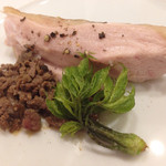 Variante - ホロホロ鳥 ペヴェラータソース 春の山菜 コシアブラ添え