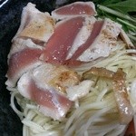 麺や而今 - 冷やしつけとろ海老そば 雉のたたきのせ(2015/5)