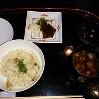 花山椒 - 食事（新生姜と浅利の炊き込み御飯/赤出汁/香の物）