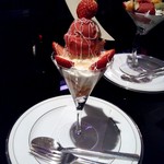 苺とマスカルポーネのパルフェ ハーフサイズ \500(税別)