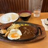 ニューバーグ - サービスセットのハンバーグ・目玉焼き・スパゲッティ
・ロースカツ・ポテトフライ・ミックスベジタブル、ライス、みそ汁
