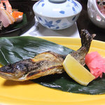 ふじや旅館 - ４月の夕食（岩魚の塩焼き）
