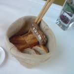 レストラン ファロ 資生堂  - パンとグリッシー二もおしゃれ！
