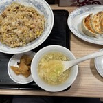 ぎょうざの満洲 - 料理写真: