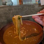 番馬亭 - 太くてコシのある麺