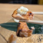 宴や - サーモン西京味噌焼、タルタル乗せて