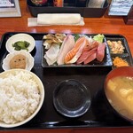 お食事処 すばる - 刺身定食
