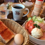 Komedakohiten - 半トーストとゆで卵がサービルで付いてくる〜