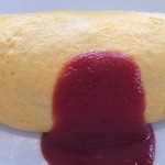 2015年5月のオムライス1300円。相変わらず美しい。