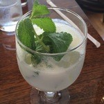 ア・ヴォートル・サンテ・エンドー - ミントラッシー。今回はミントを鎮める前に撮影しました。