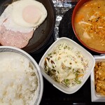 吉野家 - 料理写真:ハムエッグ納豆朝食(豚汁変更)