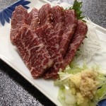 森島屋 - 馬刺し800円