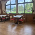 あら、りんご。 - イートインスペースもありました。
