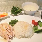 海南鶏飯食堂2 - 海南鶏飯（ハイナンジーファン）(パクチー大盛り)