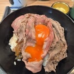 和牛専門 牛めし 前田優 - 