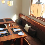 イル・クッチョロ - 店内は陽射しが差し込む気持ち良い空間