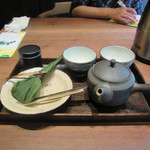 一保堂茶舗 喫茶室 嘉木 - 新茶＆お菓子のセット　1728円