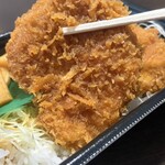 ソースかつ ごはん処 ハレノヒ - タレの染みたカツ