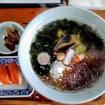 さんずろ家 - 大槌サーモン漬け握りセット1550円