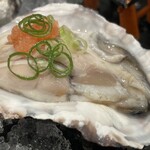 焼がきの はやし - 生牡蠣のアップ