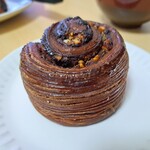 クロワッサン屋サクサク - ショコラマカダミア(450円)