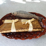 鮨でですけ - ポルトガルのお皿にサバ棒