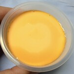 はじめのプリン - オレンジ強め、コクがあって濃厚な味わい♫