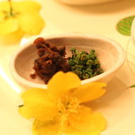 京懐石 吉泉 - 八寸　（しじみ と 山椒 の炊きもの）　(2015/04)